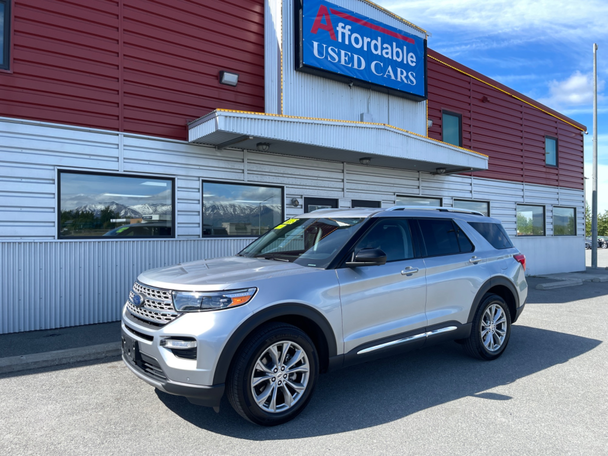 photo of 2023 FORD EXPLORER 4DR
